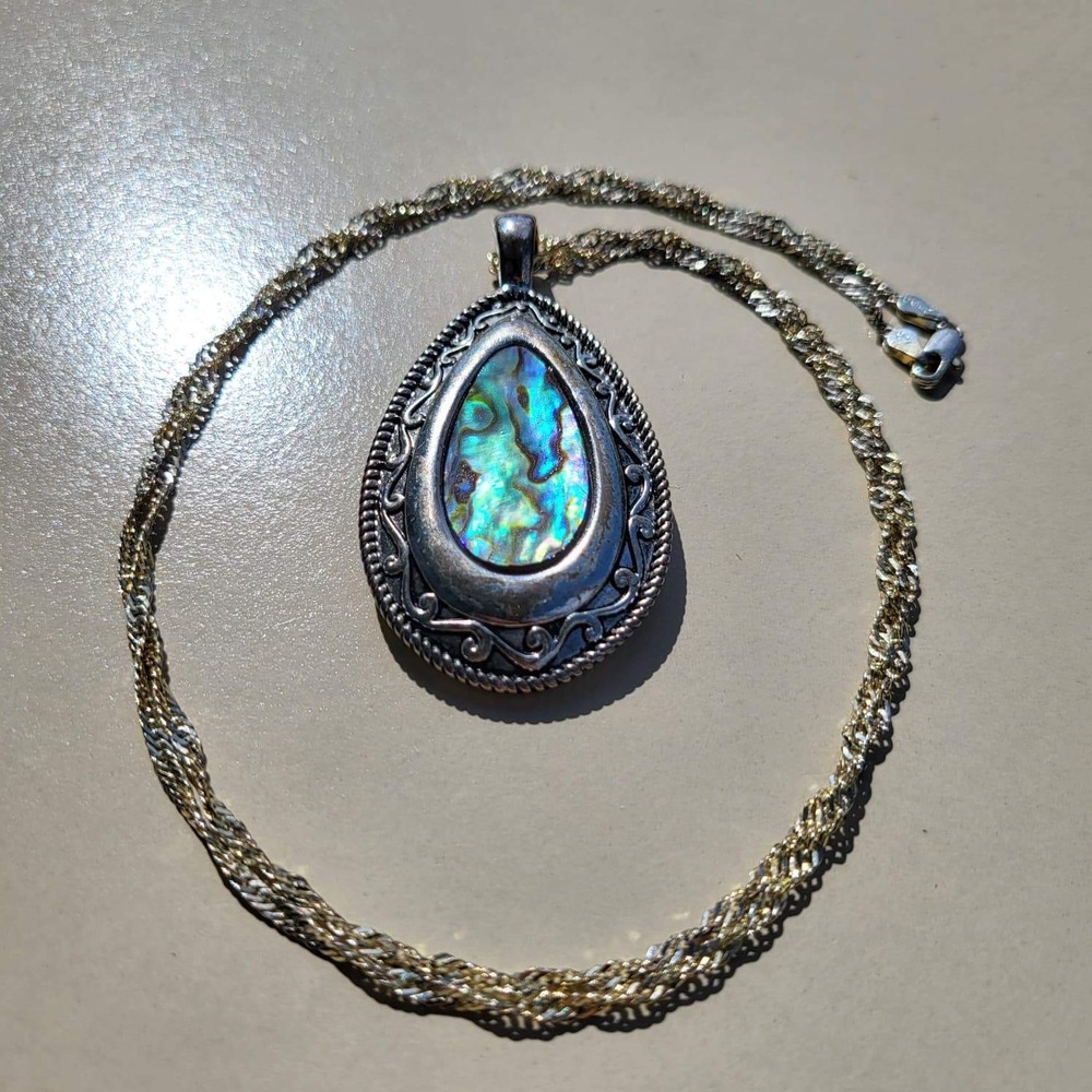 Vintage Silver Plated Abalone Shell Teardrop Pendant Necklace Blue Green